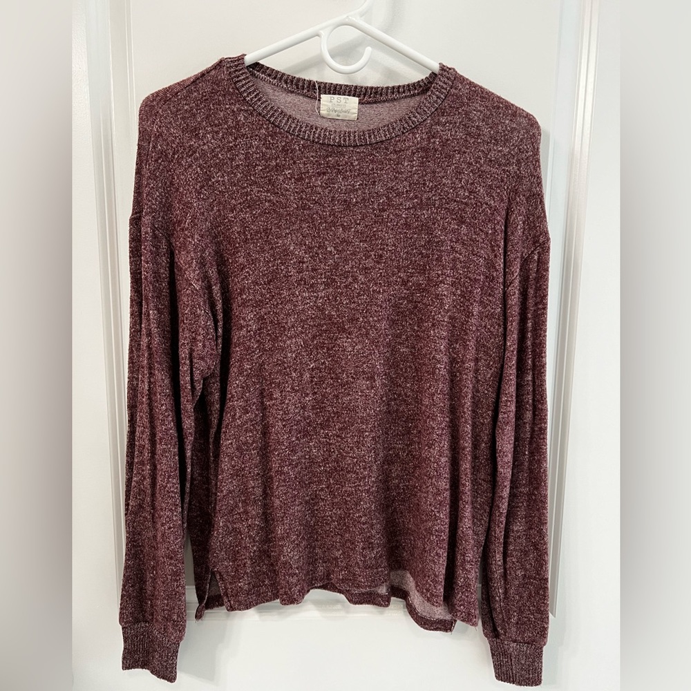 PST Los Angeles M long sleeved knit top